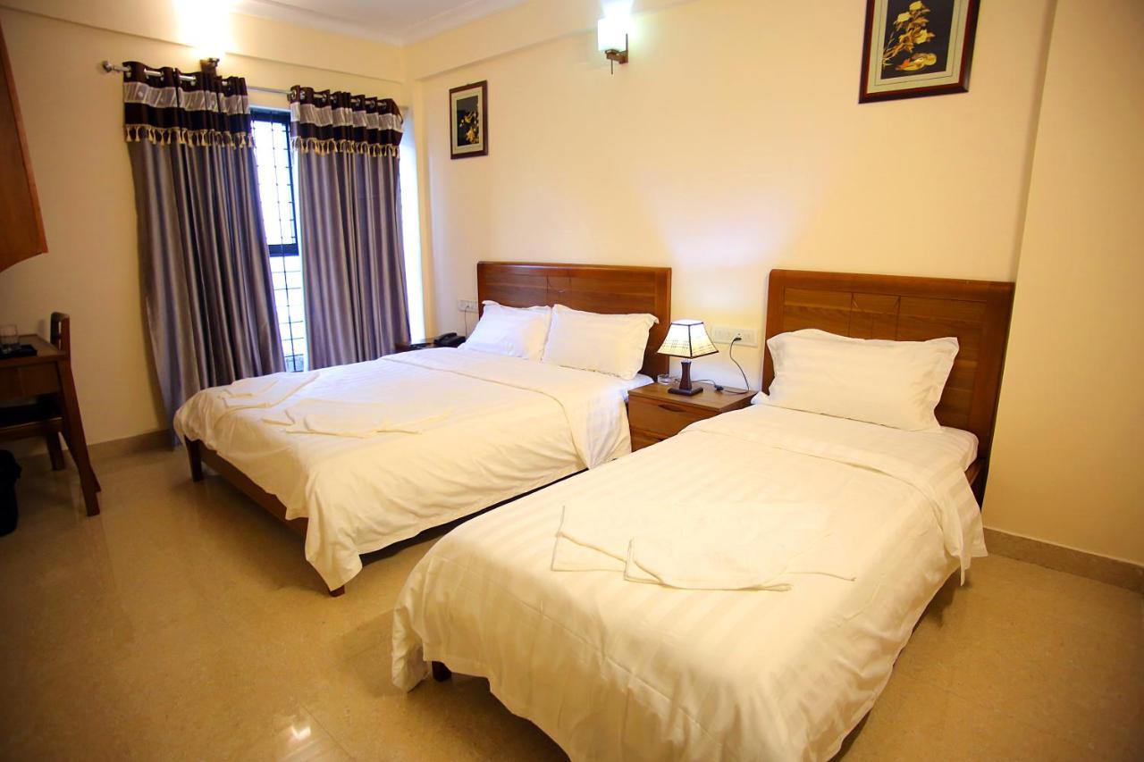 The Lounge Business Hotel Bangalore Esterno foto
